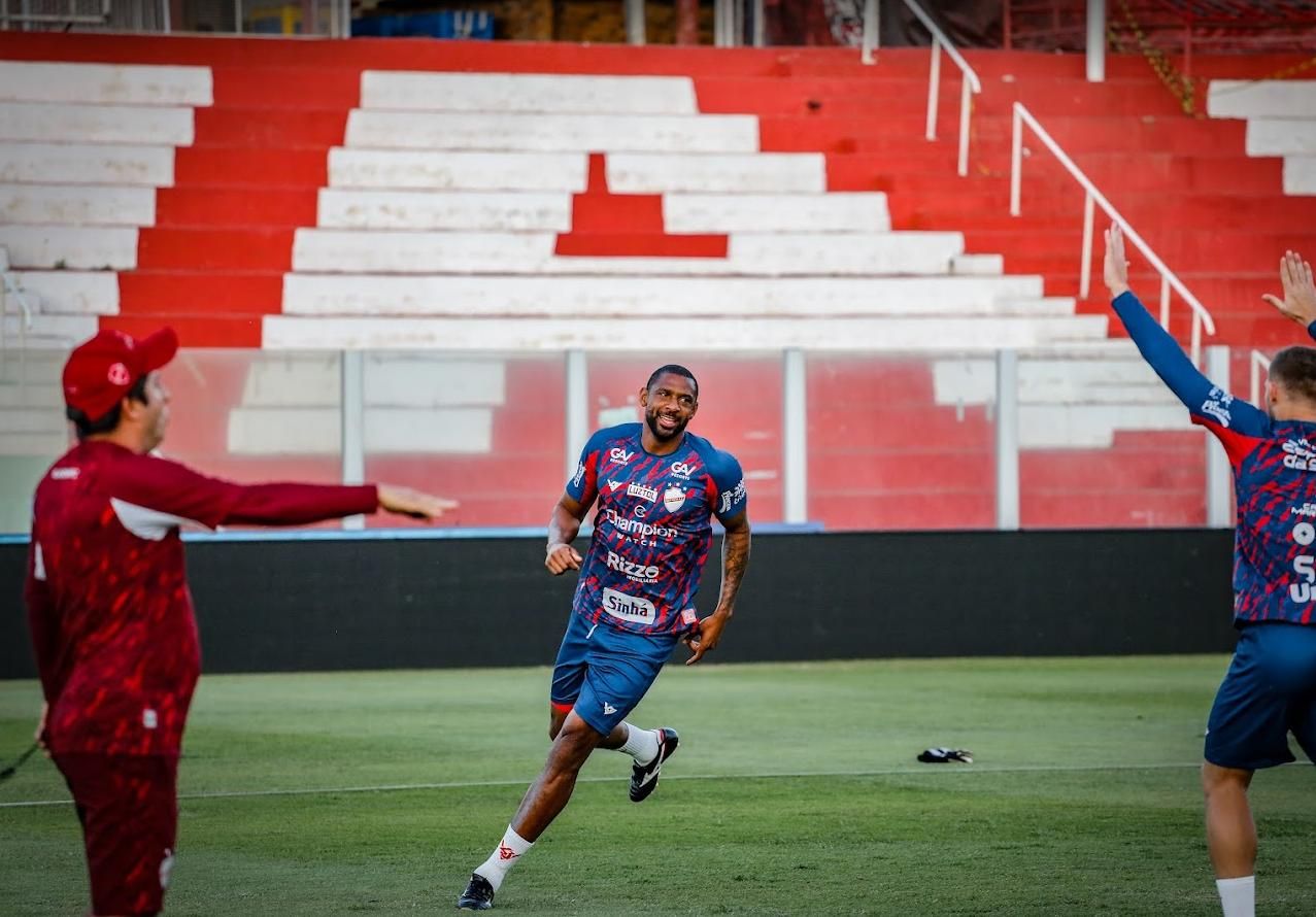 Cruzoeiro - Tem lateral-direito a caminho da Toca! Wesley