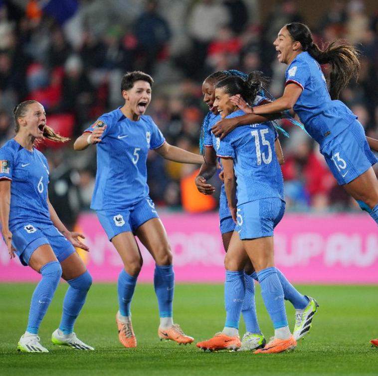 Mundial feminino: Inglaterra bate Austrália e defronta Espanha na final -  CNN Portugal