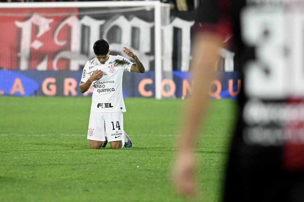 Corinthians e Fortaleza avançam na Sul-Americana com os empates da volta