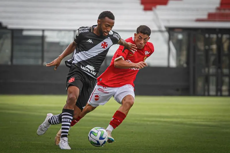 Jogando em São Januário, Vasco vence o Vila Nova pelo Campeonato Brasileiro  – Vasco da Gama