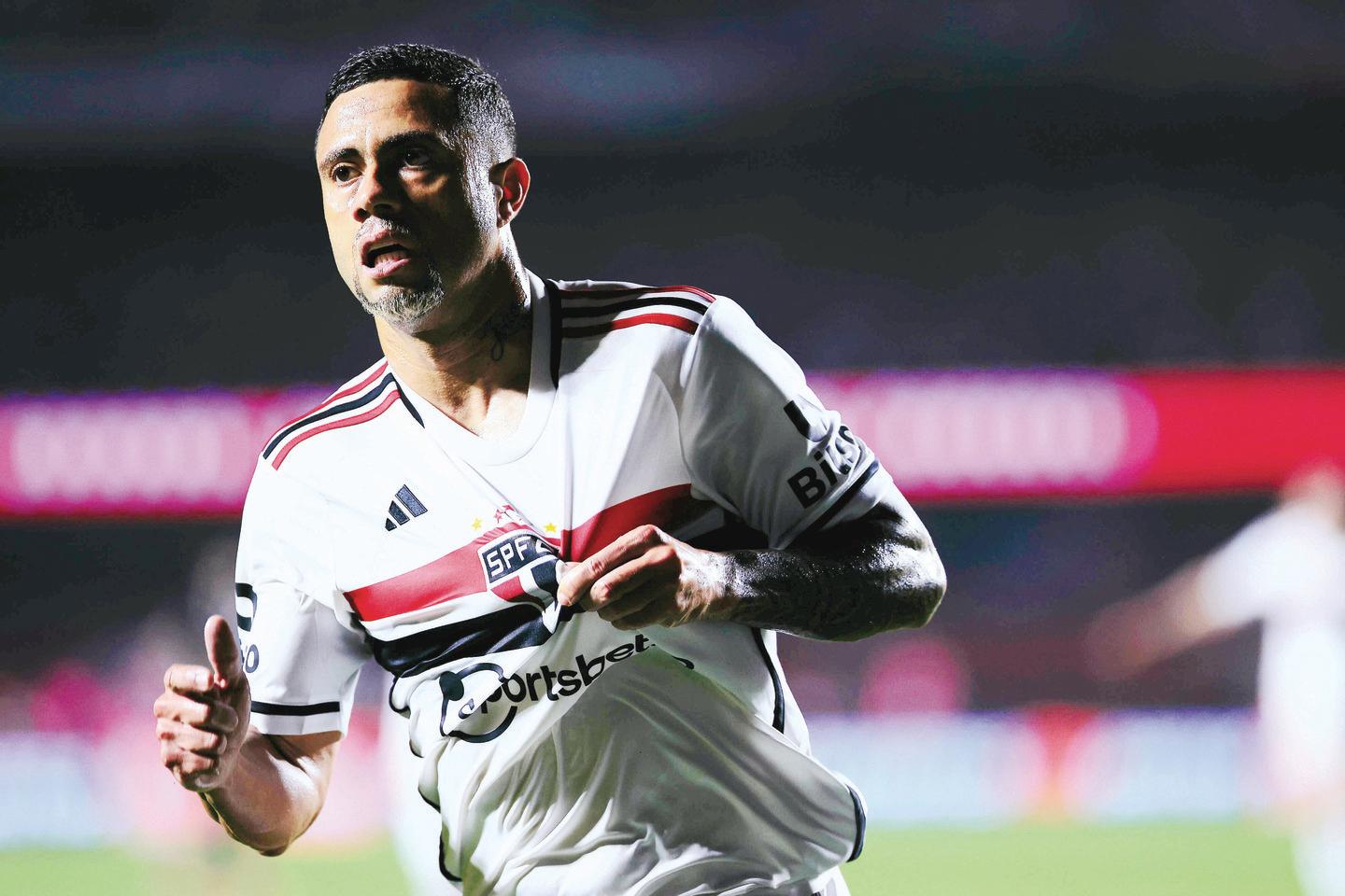 Este foi o melhor jogador do São Paulo contra o Flamengo e não é