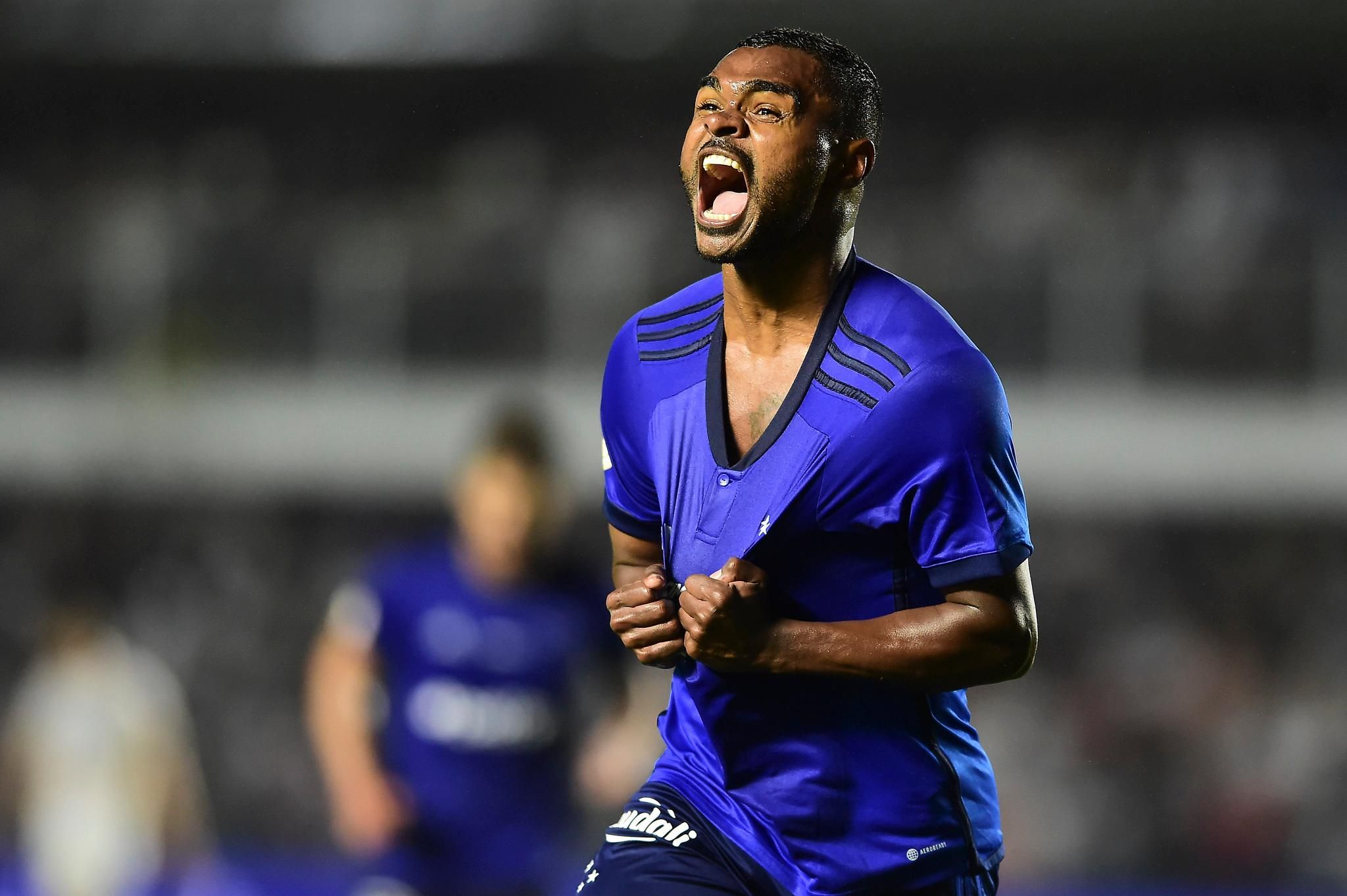 Cruzeiro vence o Santos na Vila e afunda ainda mais o rival no Z-4