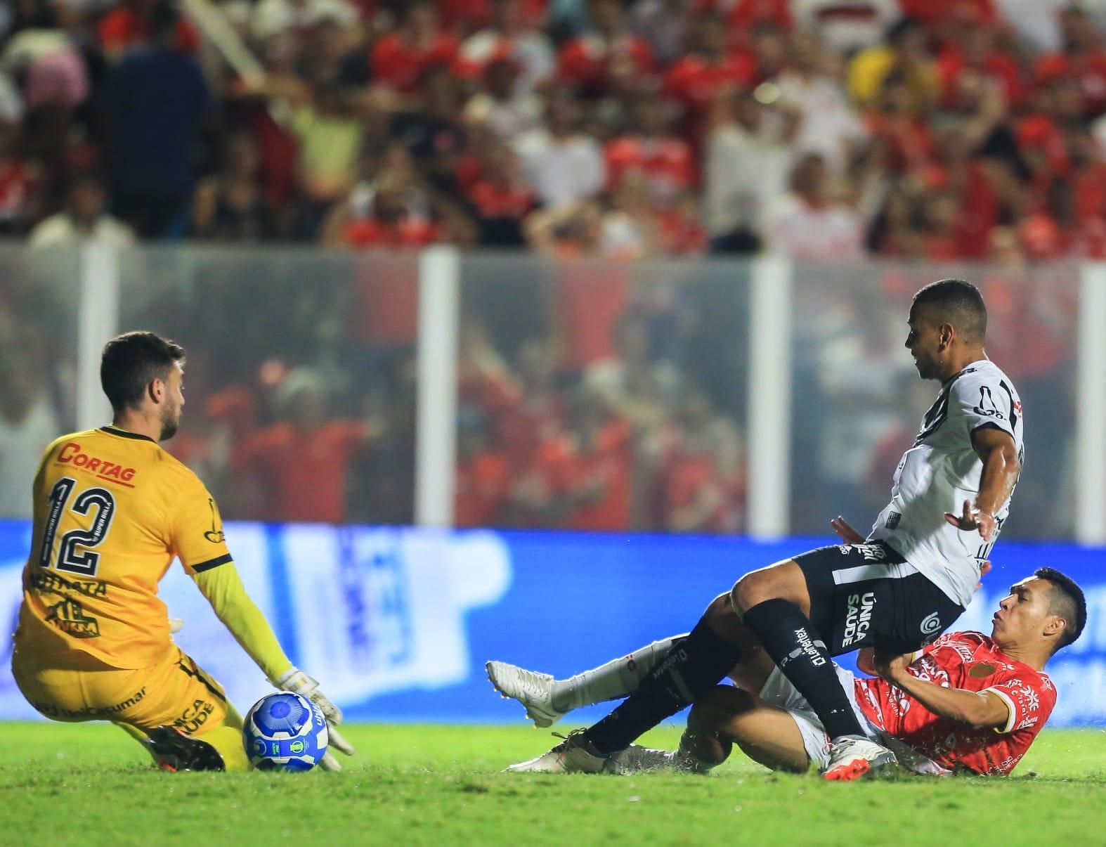 Ponte Preta anuncia a contratação do meia Wesley, ex-Santos, São Paulo e  Palmeiras