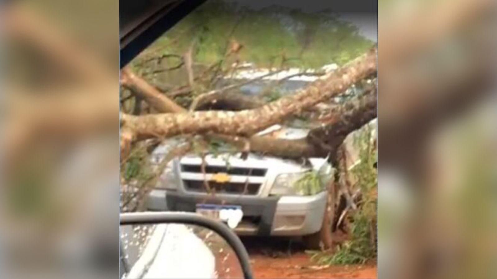 Motorista se revolta após riscarem o carro dela de propósito com a palavra  'corno', em Goiânia; vídeo, Goiás