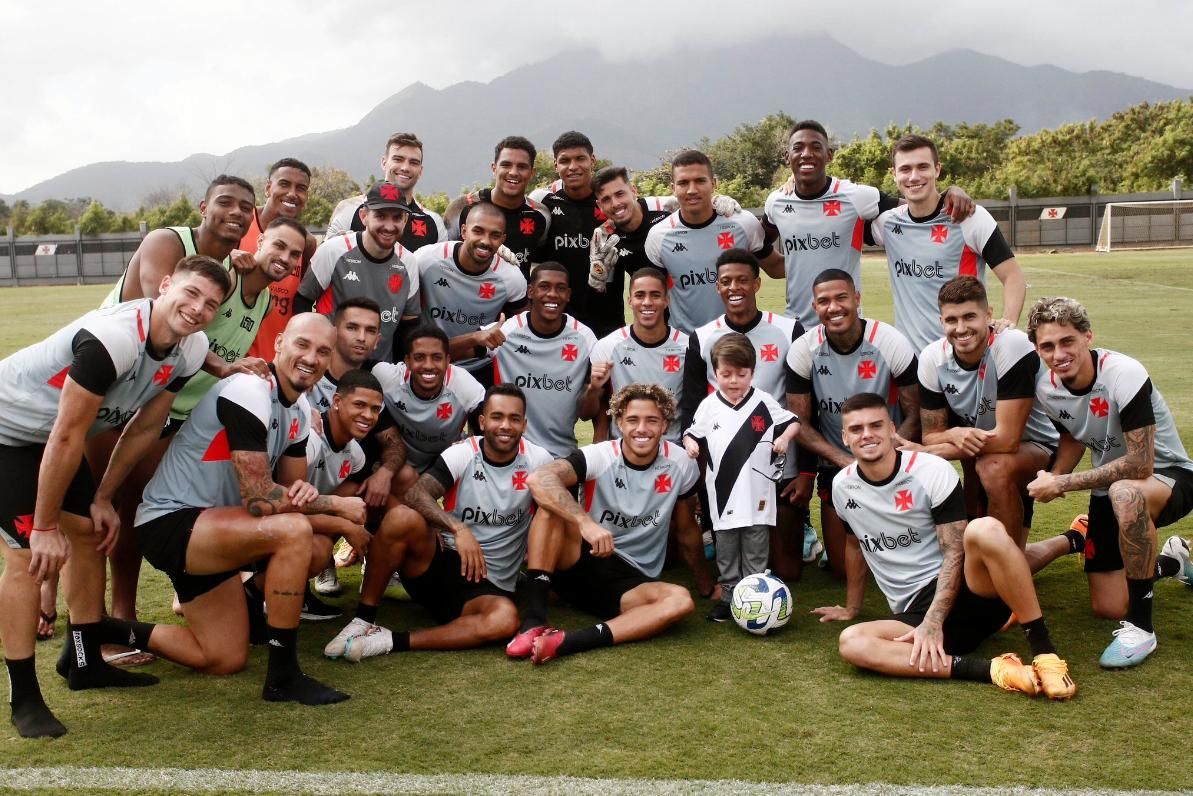 Pedro faz dois, Flamengo bate o Vasco e vai à final do Carioca