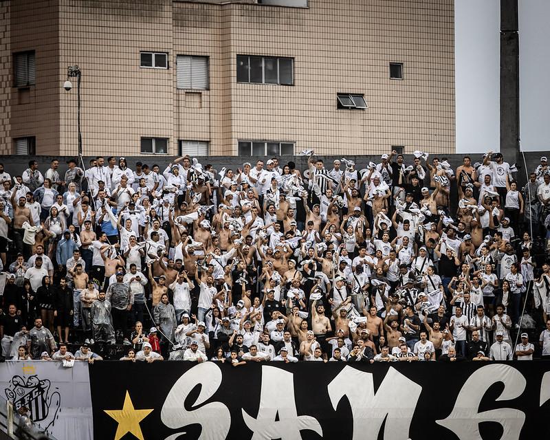 Santistas preparam 'corredor de fogo' para primeiro jogo em casa