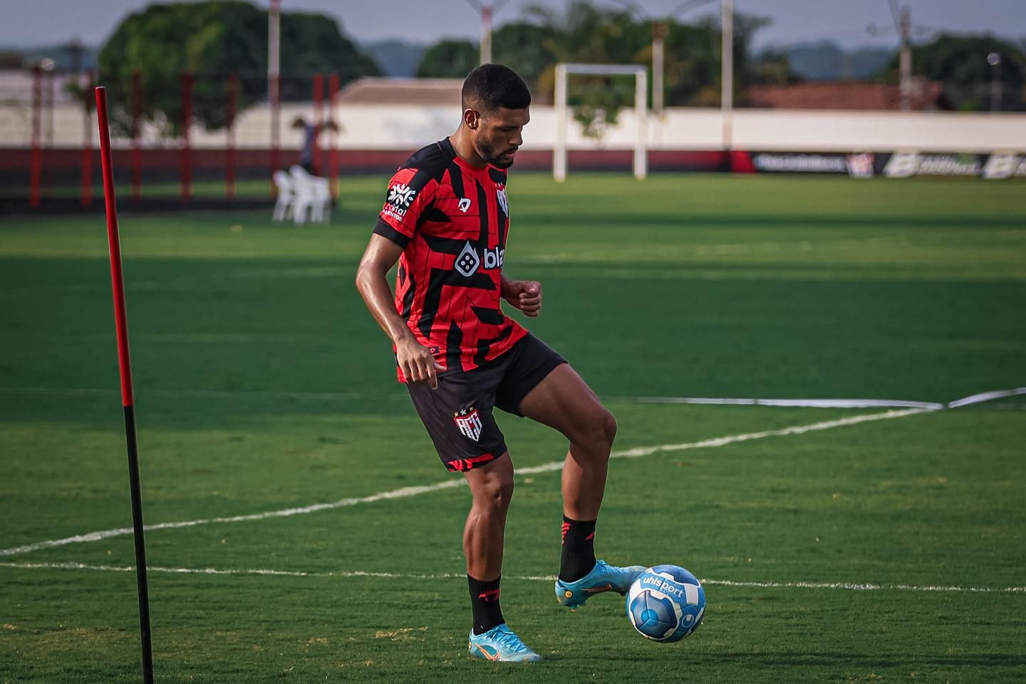 Com direito a golaços, Guarani e Ituano empatam em duelo de paulistas na  Série B