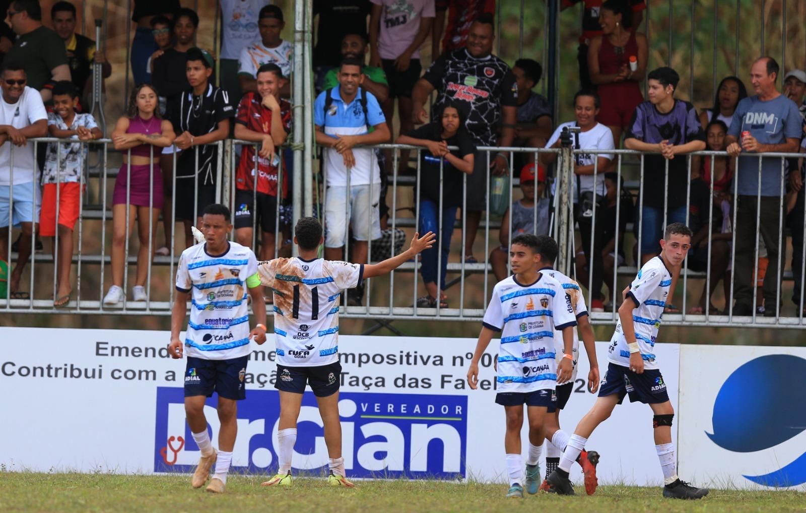 Taça das Favelas Brasil: seleção feminina de Goiás avança às quartas de  final