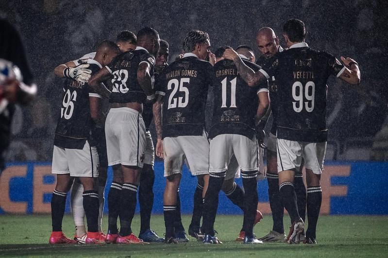 Com 7 derrotas em 12 jogos Vasco corre risco de não subir para séria A em  2023