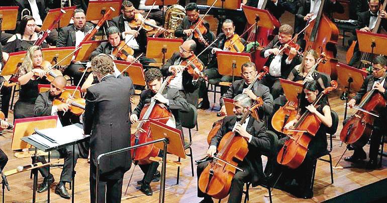 Teatro Goiânia recebe turnê do concerto Rock ao Piano