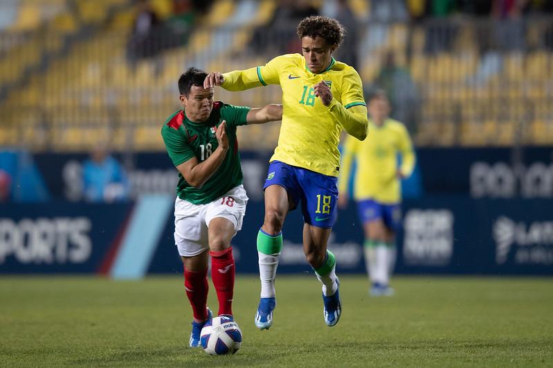 Brasil vence México e se classifica à final do futebol no Pan-Americano >  No Ataque