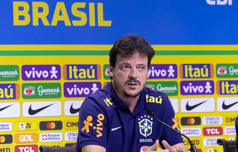 Ceni lamenta lesão de Luan e pede dedicação total do atleta na