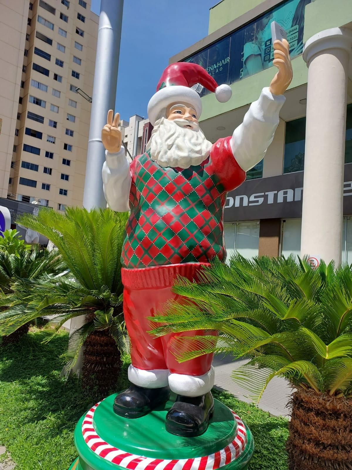 Chegada do Papai Noel movimenta shoppings de SG e Niterói
