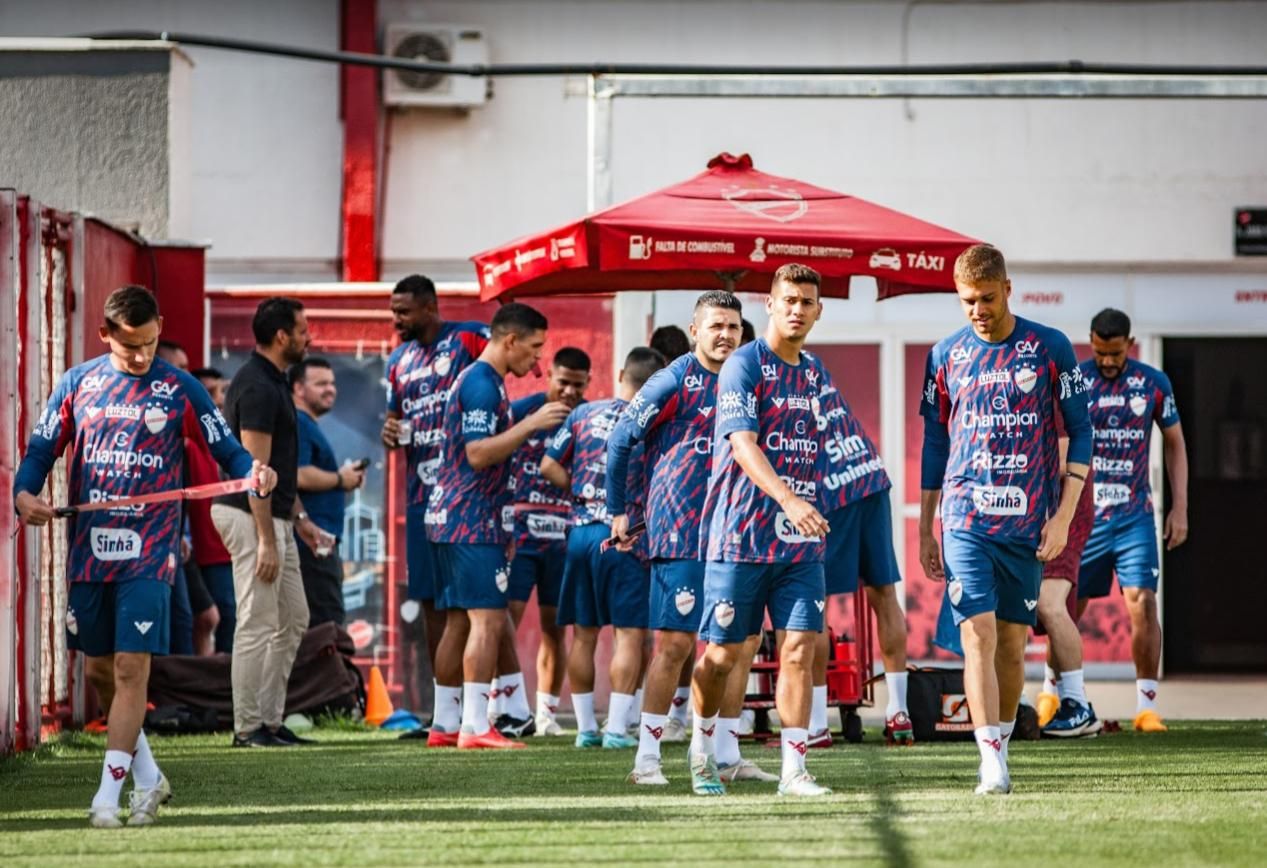 Técnico do Goiás diz que equipe merecia resultado melhor contra Corinthians