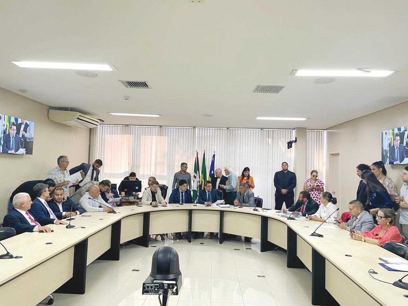 Nova corrida pelo trono estreia neste domingo