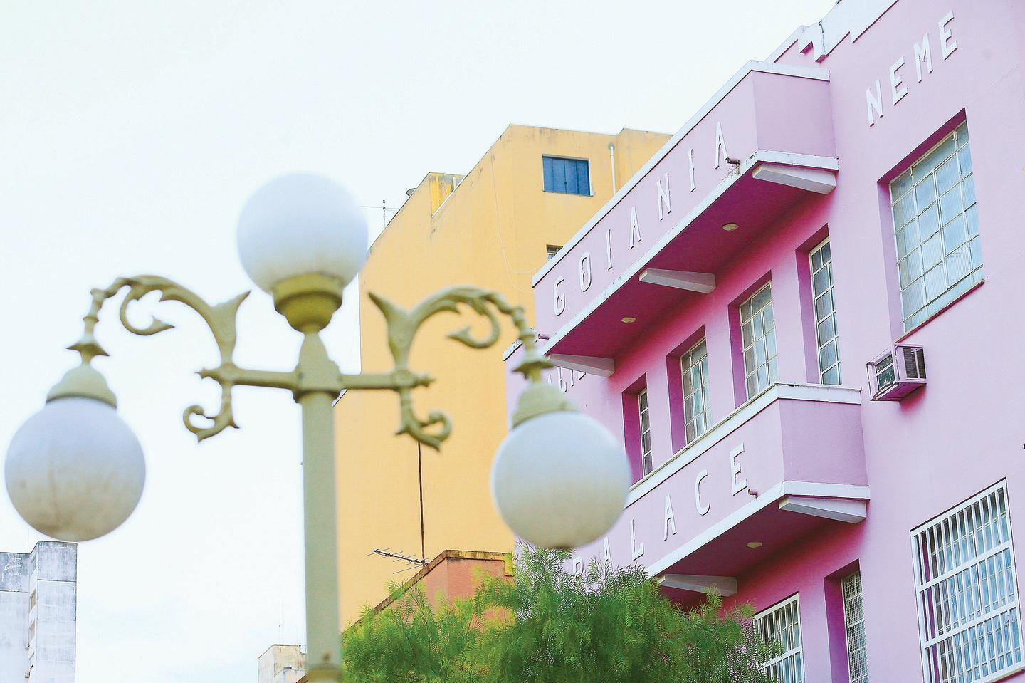 Mudança em luminárias reacende discussão sobre descaracterização do Centro de Goiânia O Popular