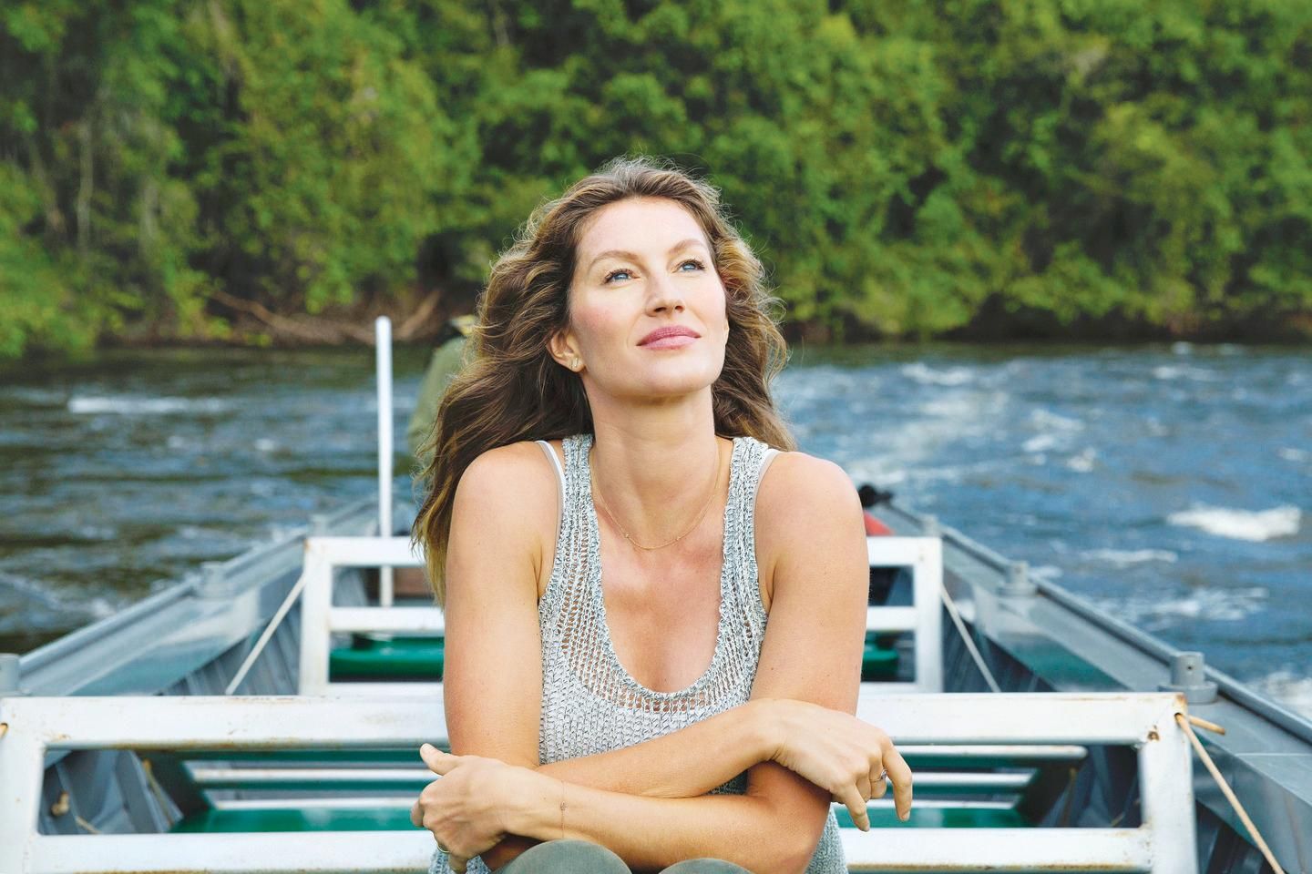 Filhos de Gisele Bündchen fazem tarefas domésticas | O Popular