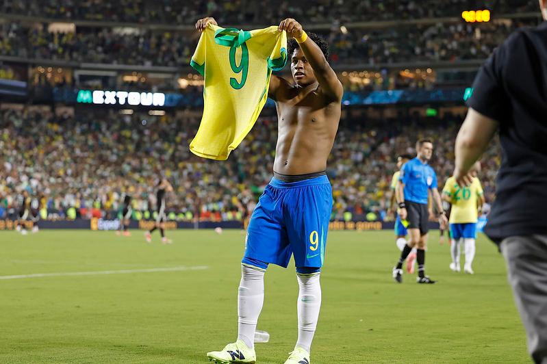 Seleção tenta blindar Endrick em alerta por comparações "malucas" com Pelé | O Popular