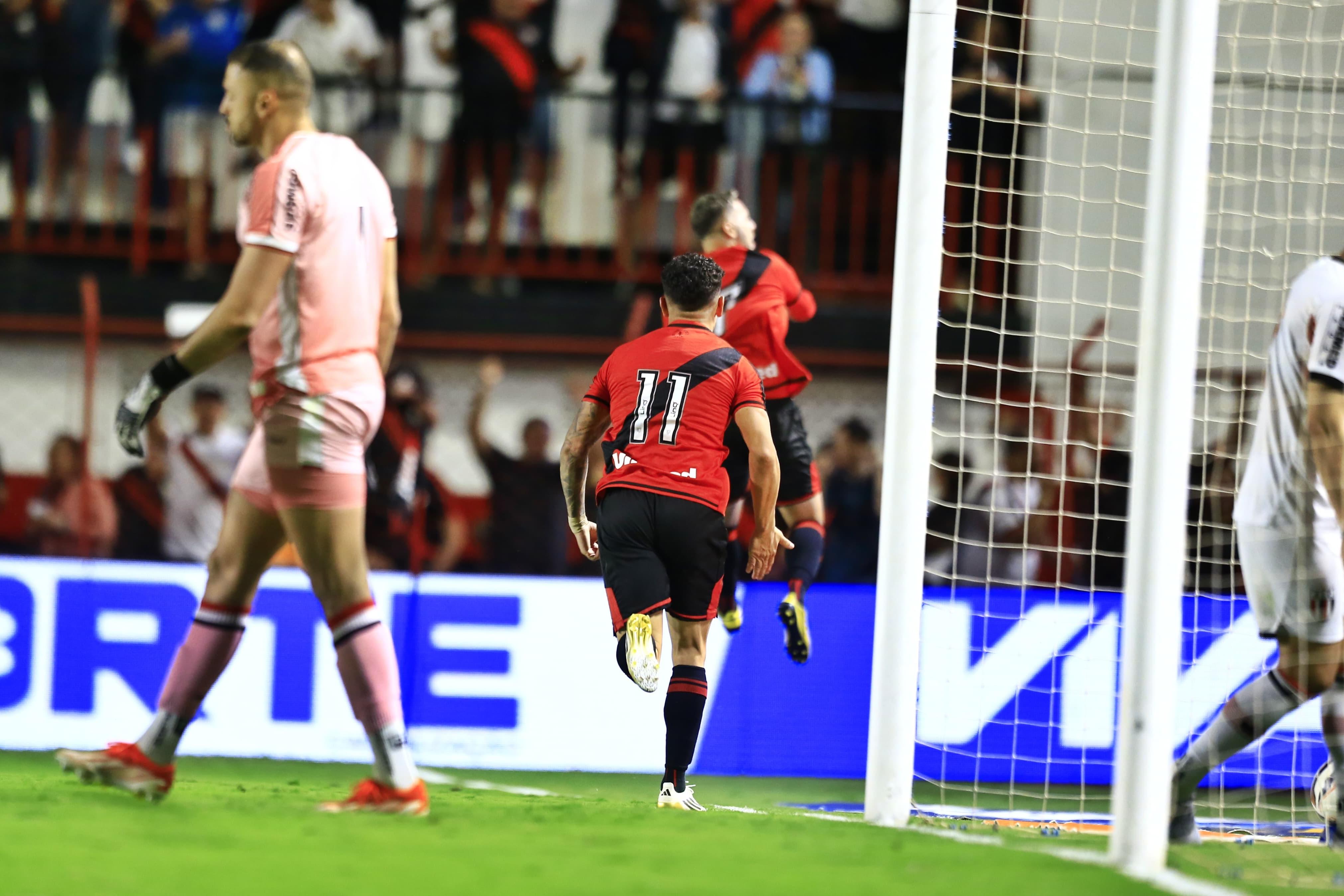Atlético-GO vence Botafogo-SP por 2 a 0 e se afasta da zona de rebaixamento na Série B