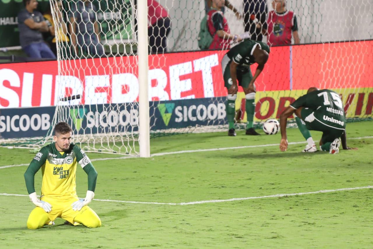 Goiás perde em casa para a Chapecoense e deixa o G4 da Série B | O Popular