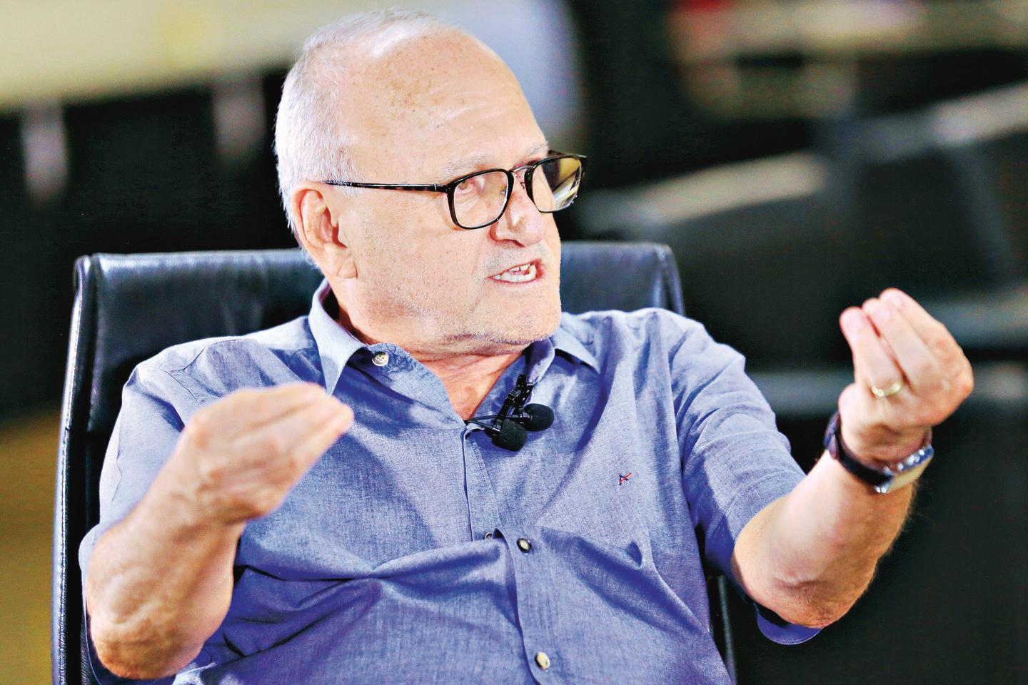 Jorge Caiado apresenta atestado de estresse para não ir a