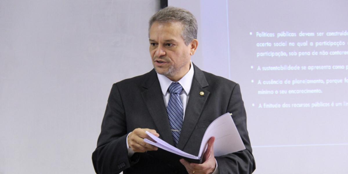 Jorge Caiado apresenta atestado de estresse para não ir a