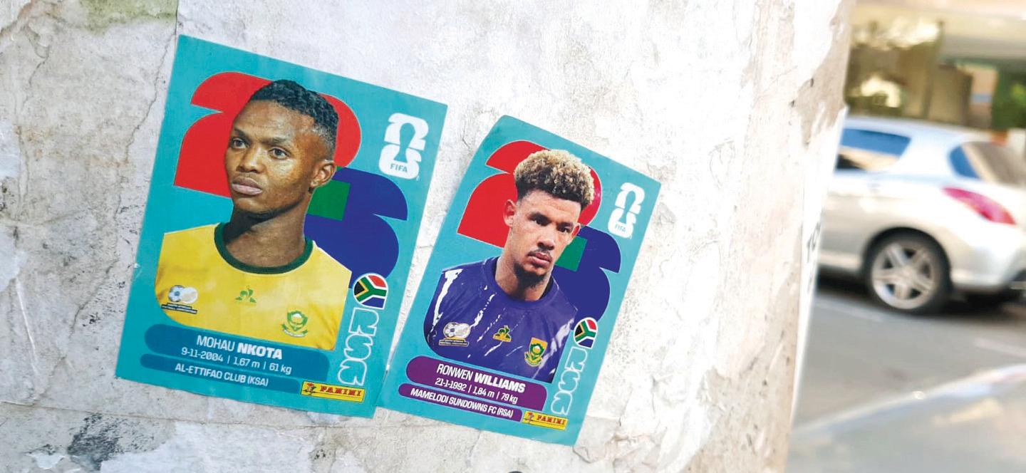 Fora do álbum - Figurinhas de jogadores da Copa do Mundo fixadas em poste de energia na Avenida T-38, no setor Bueno, Goiânia. (Jota Marcelo)