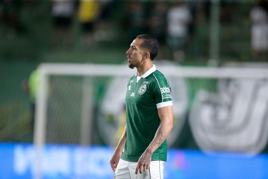 Goiás pode perder laterais titulares para duelo contra o Fortaleza