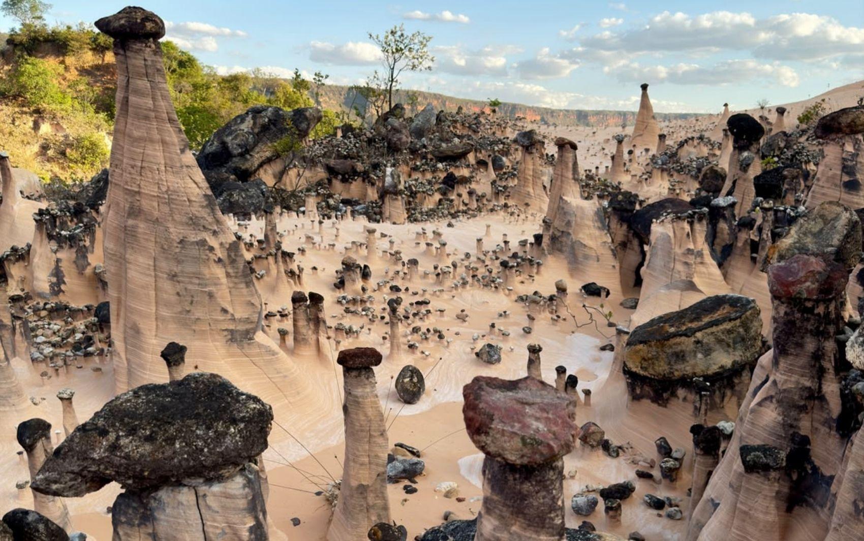 Chaminés de fada: formação geológica rara recebe primeiros turistas em fase  de testes | O Popular
