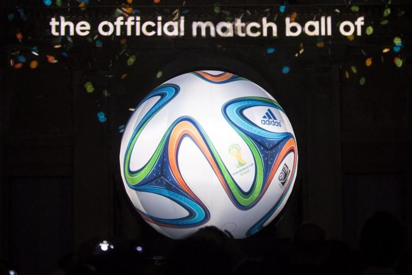 Fifa divulga imagens da Brazuca Final Rio, a bola da final da Copa do Mundo