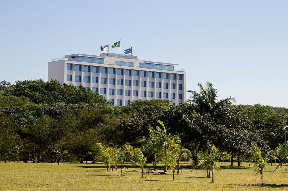 Universidade São Judas Tadeu Funcionários, localidade, ex-alunos