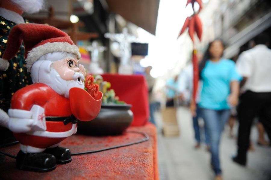 Chegada do Papai Noel movimenta shoppings de SG e Niterói