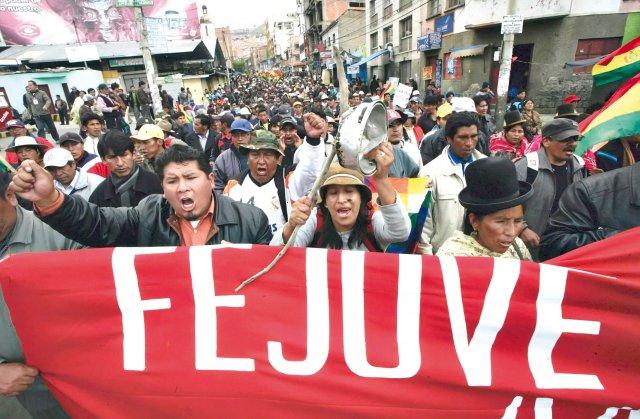 Milhares de bolivianos fazem protesto