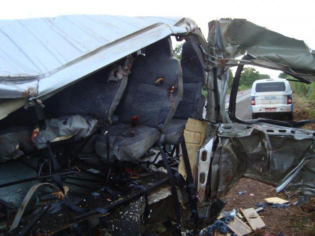 Argentina: Acidente com carro funerário deixa dois mortos