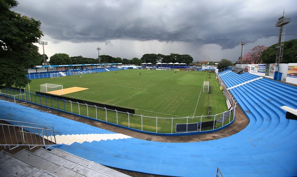 Com arquibancadas móveis, Aparecidense aumenta capacidade do Anníbal Batista de Toledo | O Popular