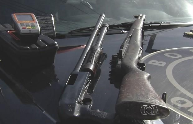 CAC é preso com arsenal de armas que seria usado em roubo na Capital -  Correio do Estado